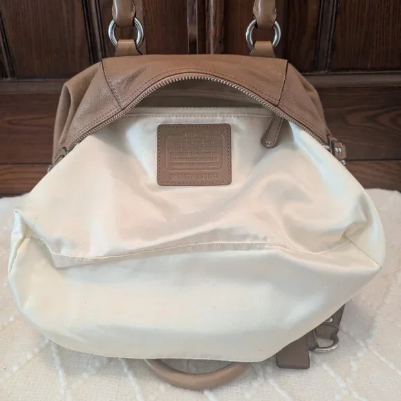 Classic Coach Leather Satchel Handbag - Picture 12 of 13